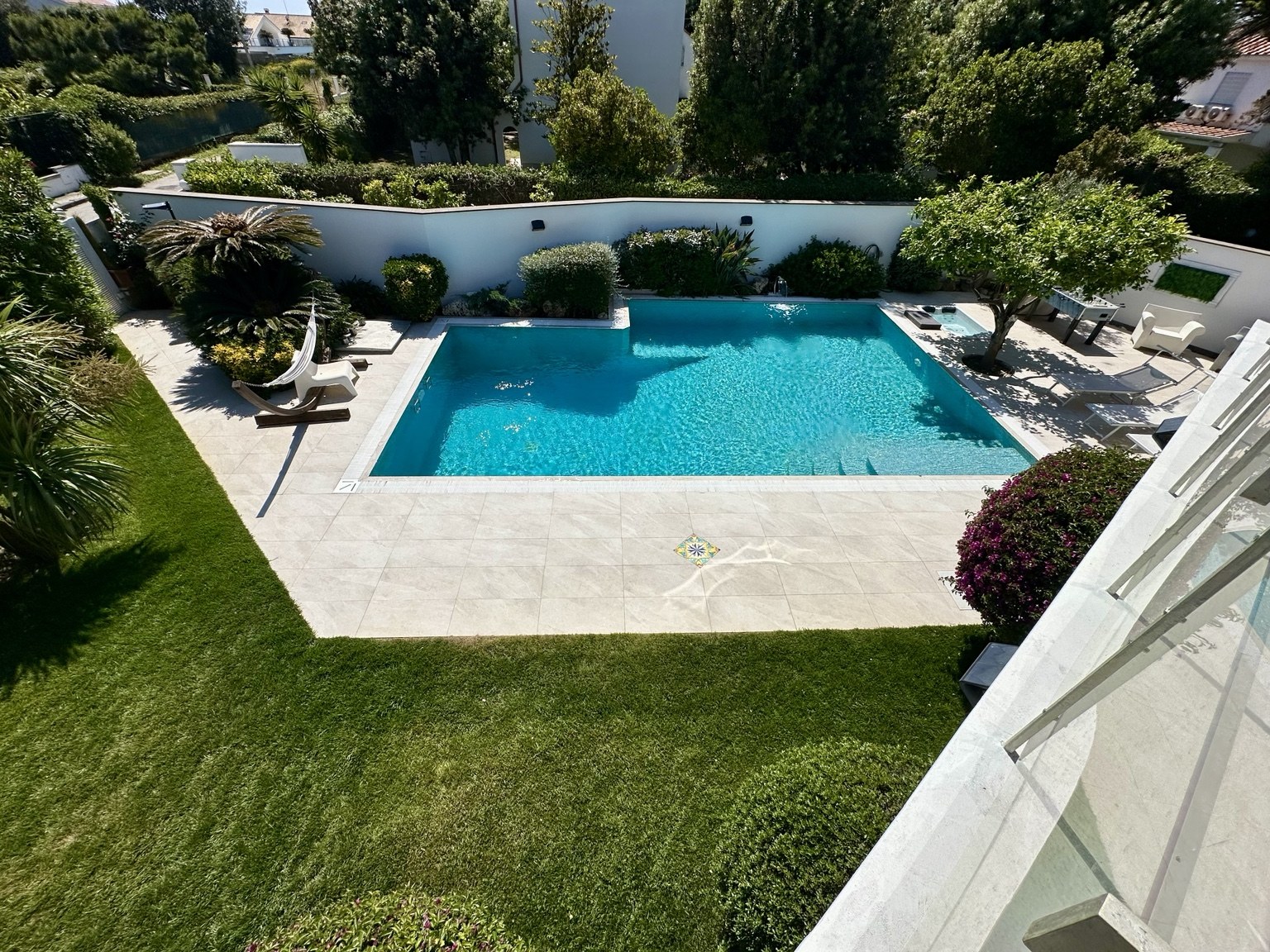 Piscina vista dall'alto